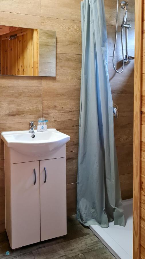 Pod Brzozami Apartamenty Domek Ustronny 尤斯托尼莫斯基 外观 照片